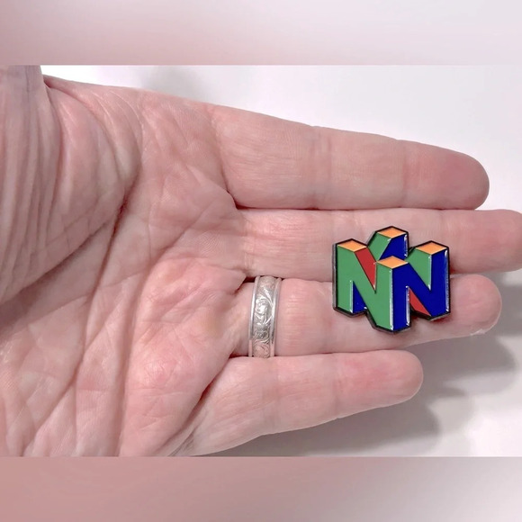 Nintendo  64 Logo Pin 💚💙💛❤️ - Picture 5 of 6